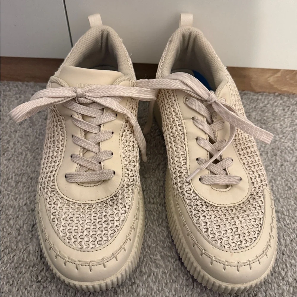 Elegant Cream Platform Sneakers for Women - Picture 5 of 10